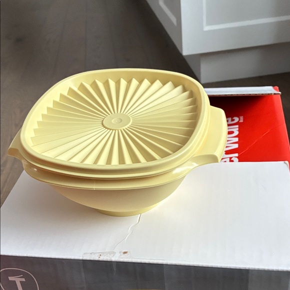 Tupperware Cream Storage Bowl - Picture 3 of 7